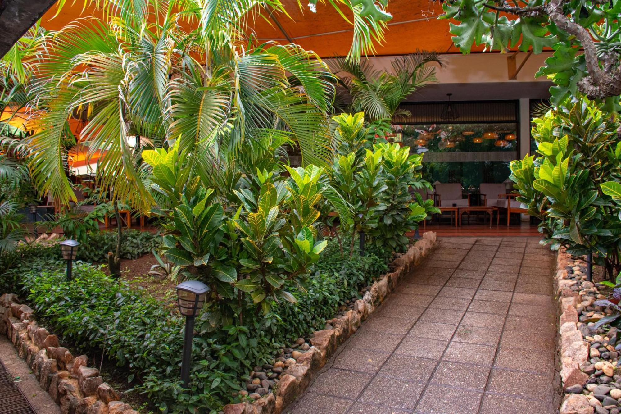 Hotel Boulevard Nairobi, City Centre Cbd Экстерьер фото